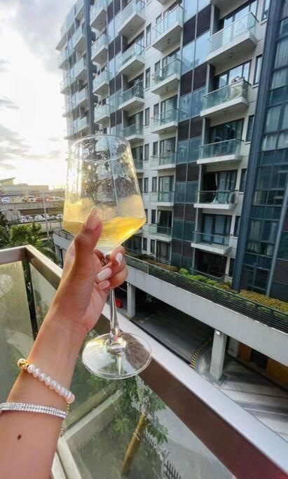 Lovely Unit With Free Wi-Fi & Netflix I Across Naia T3 Airport Manila Eksteriør bilde